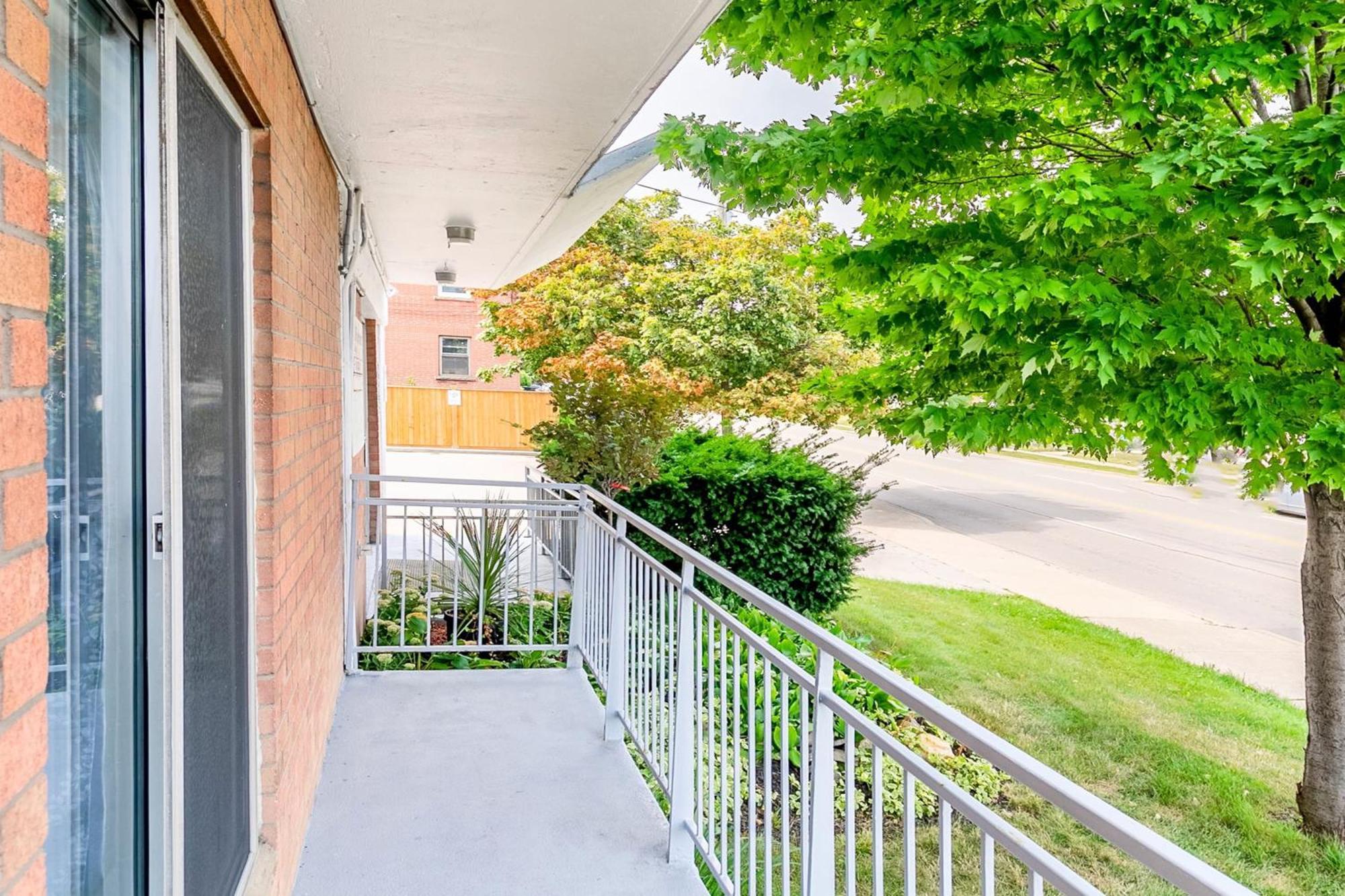 Glenview West W Patio - Near Downtown Hamilton