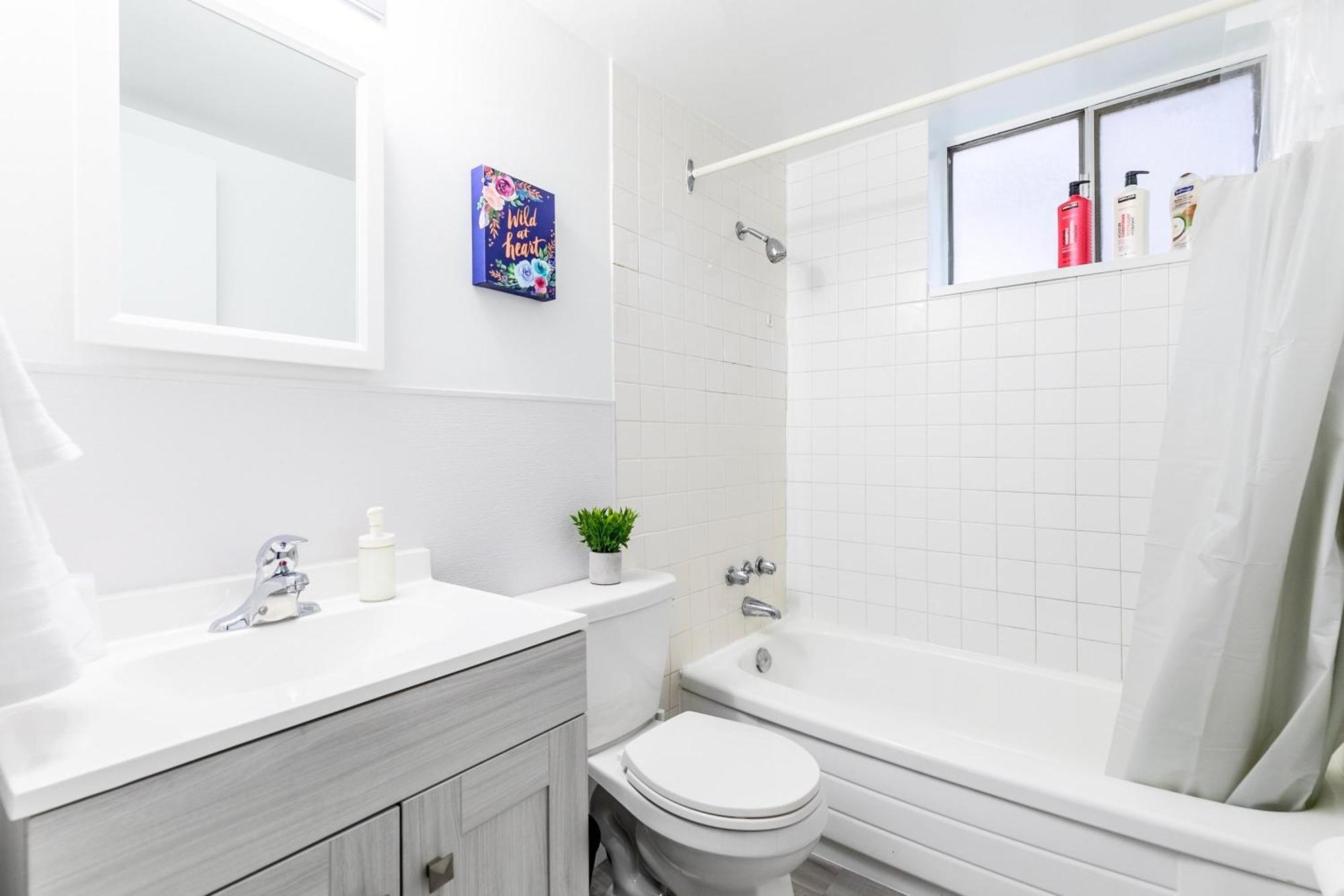 Glenview West W Patio - Near Downtown *