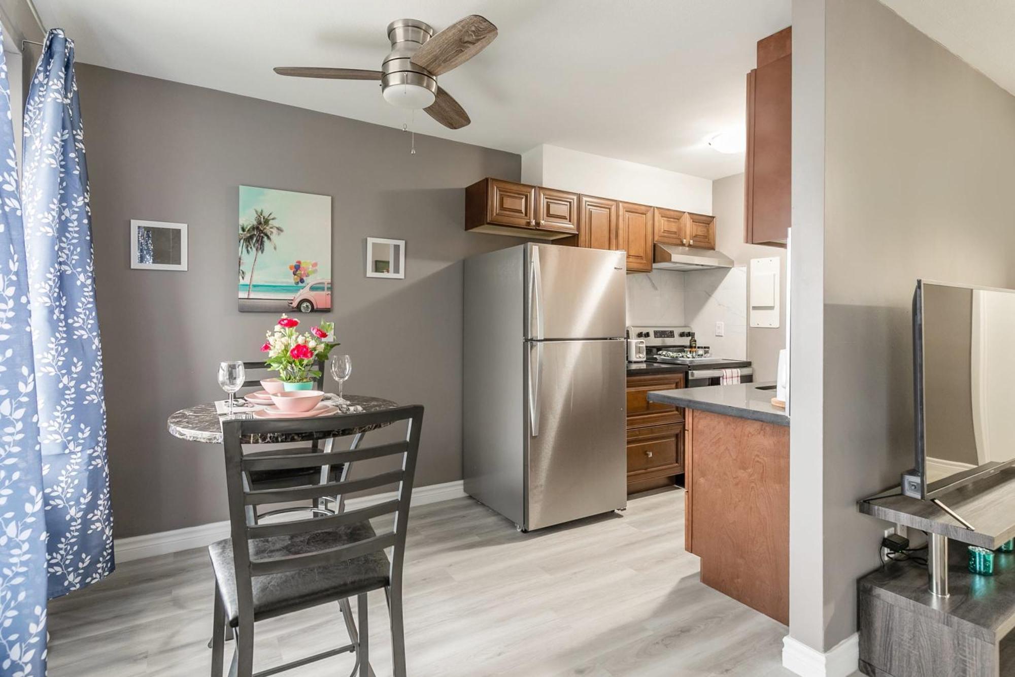 Glenview West W Patio - Near Downtown Apartment Hamilton