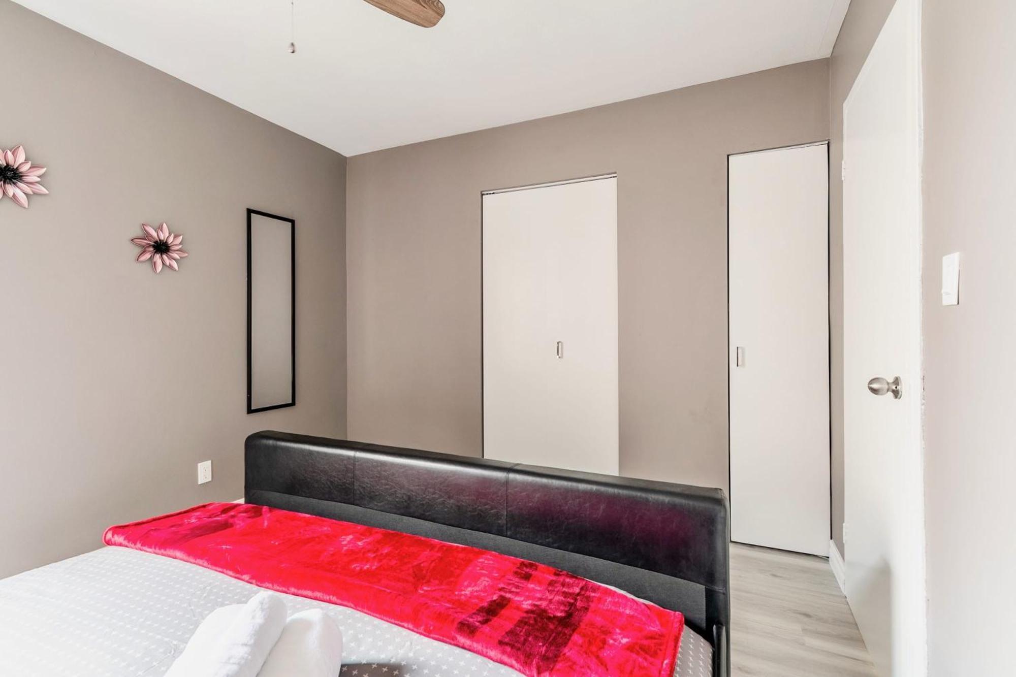Glenview West W Patio - Near Downtown Apartment
