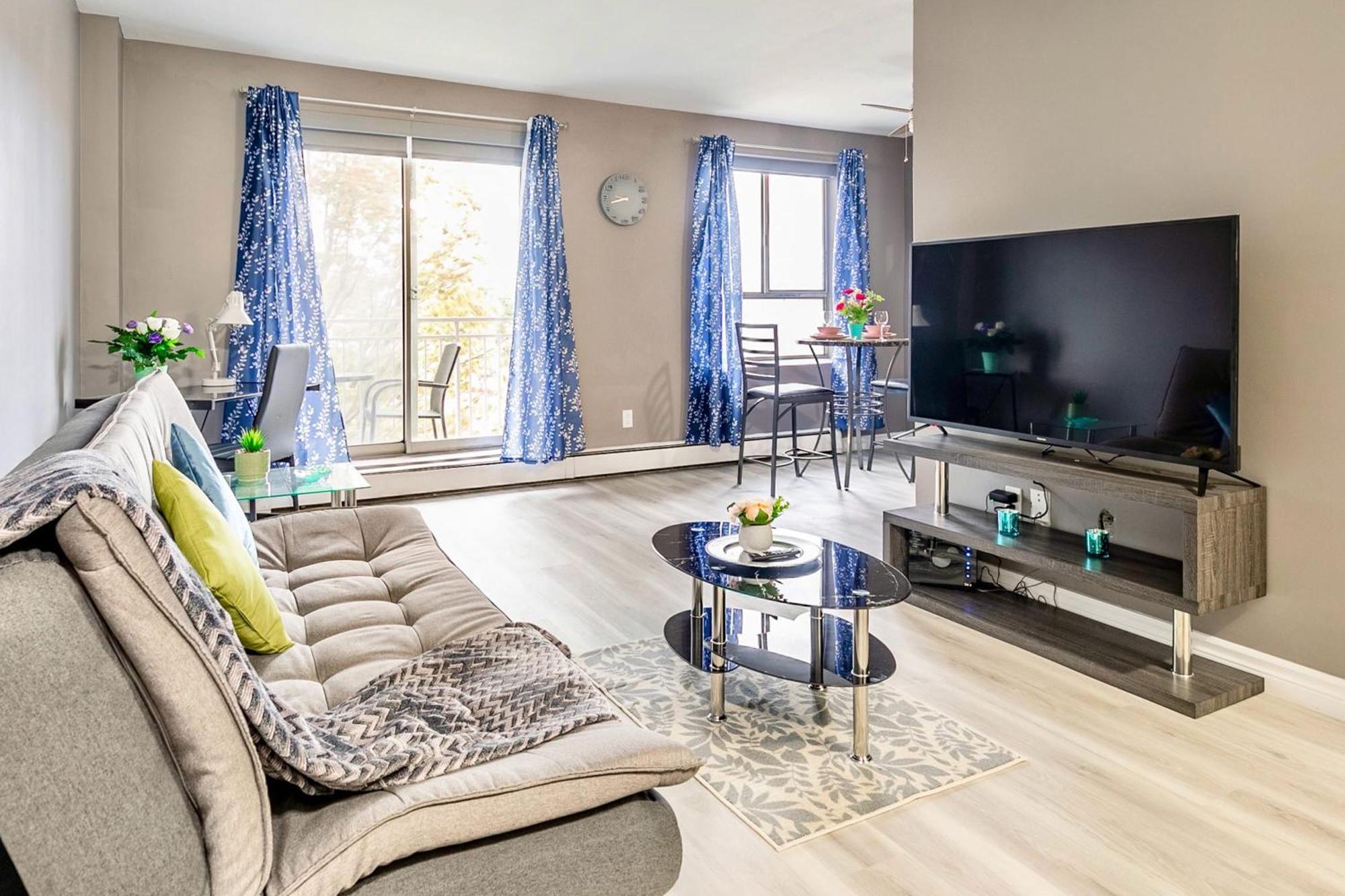 Glenview West W Patio - Near Downtown *