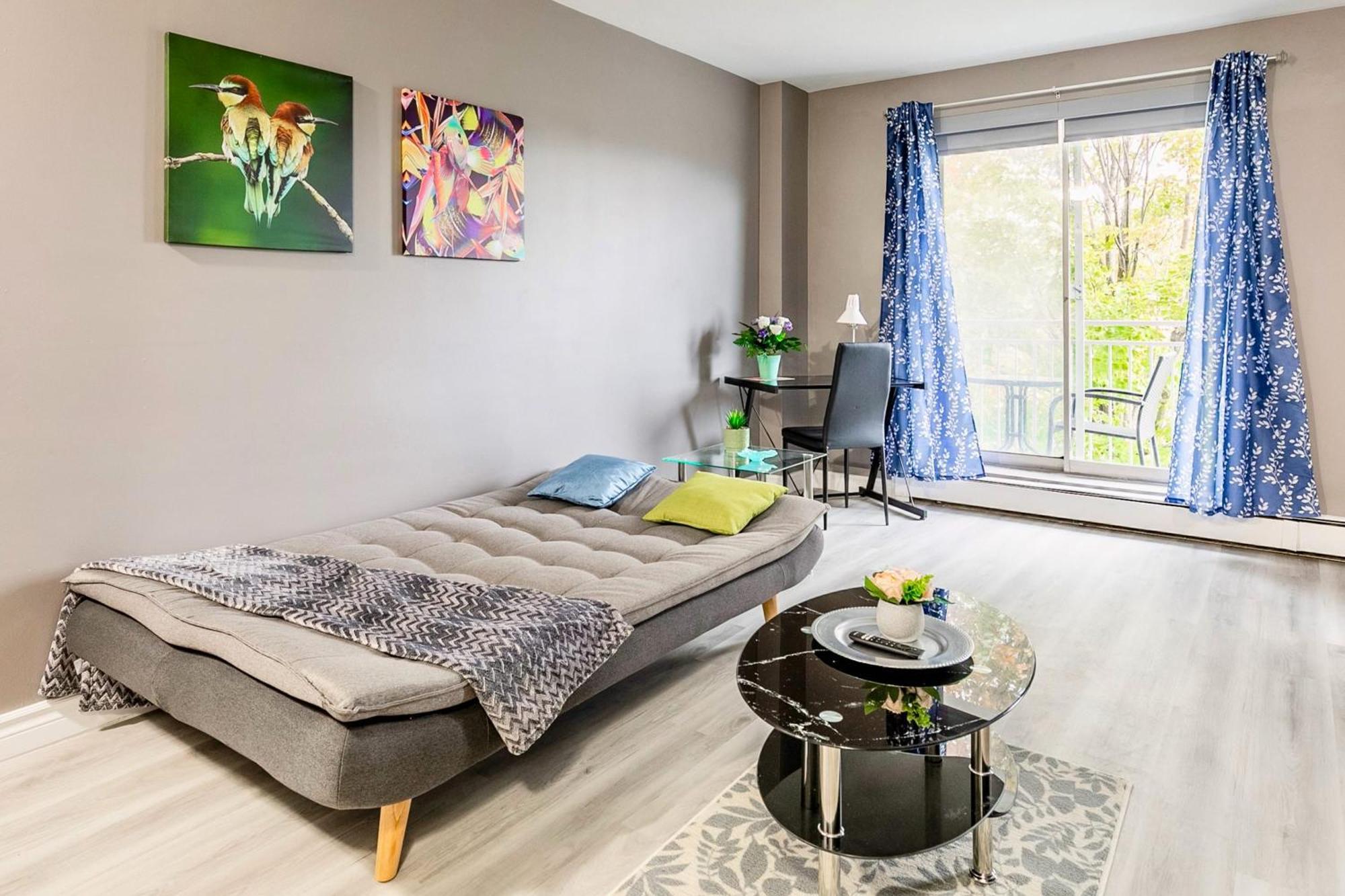 Glenview West W Patio - Near Downtown Hamilton
