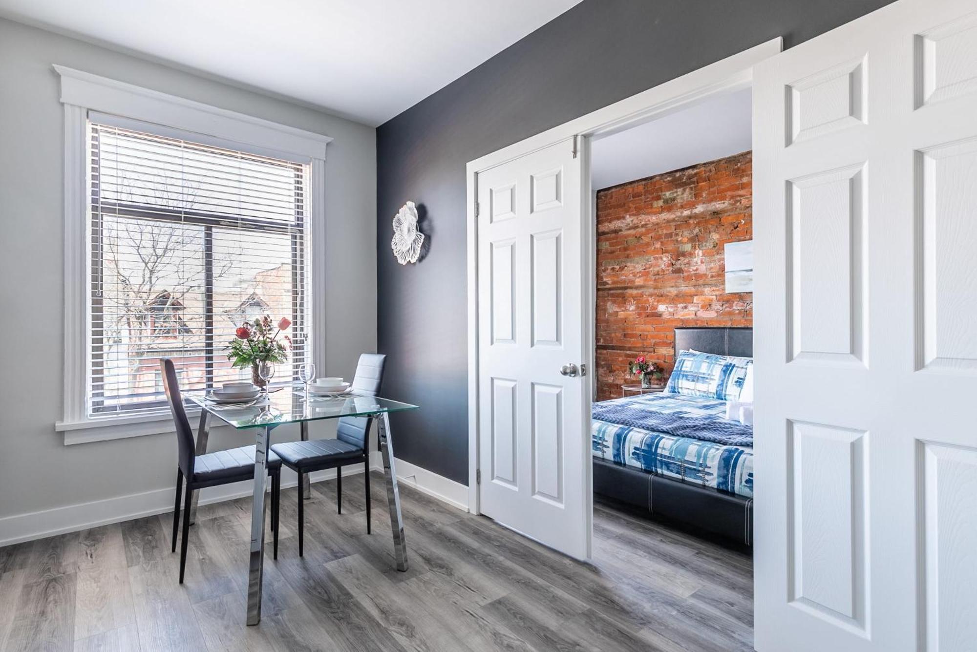 1br In Hamilton's Neighbourhood Hamilton