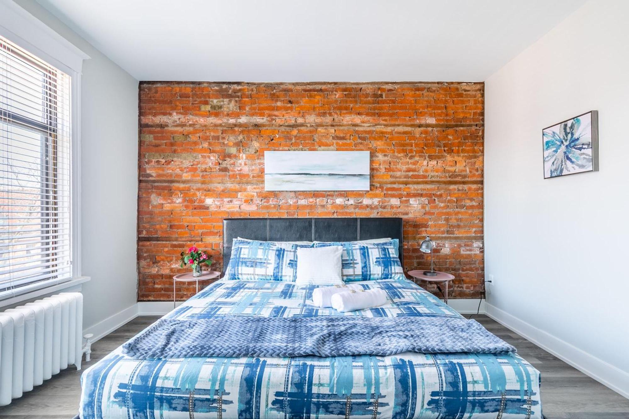 1br In Hamilton's Neighbourhood Apartment *