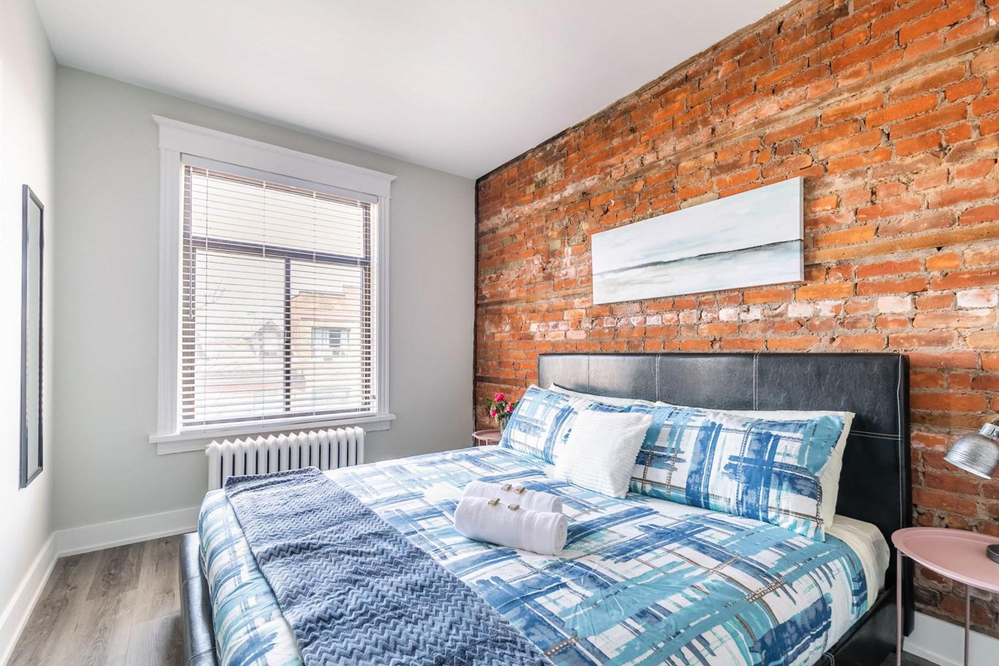 1br In Hamilton's Neighbourhood Apartment *