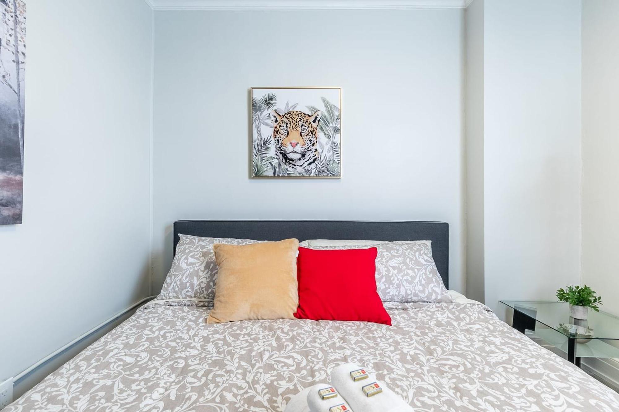 2br King - Netflix Included Apartment