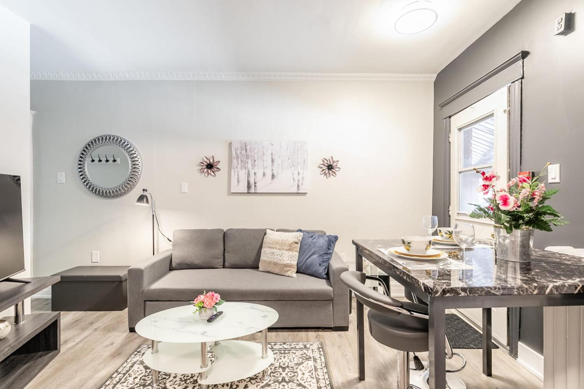 2br King - Netflix Included * Hamilton