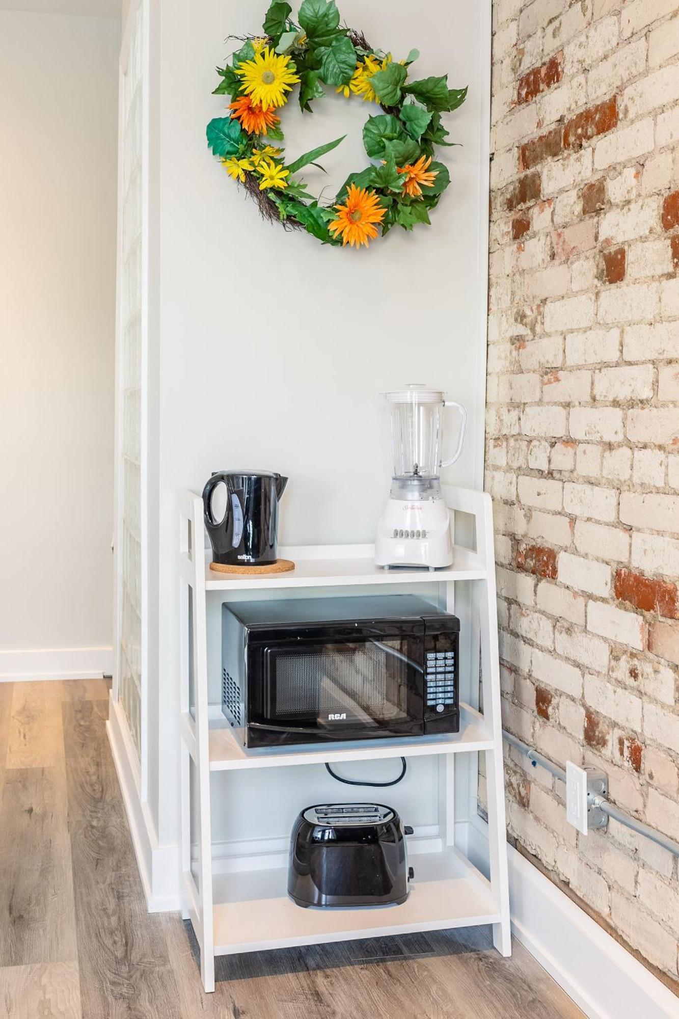 Cozy On Street North Apartment *