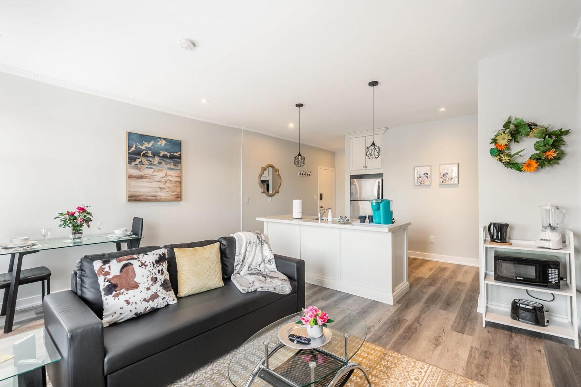 Cozy On Street North Apartment