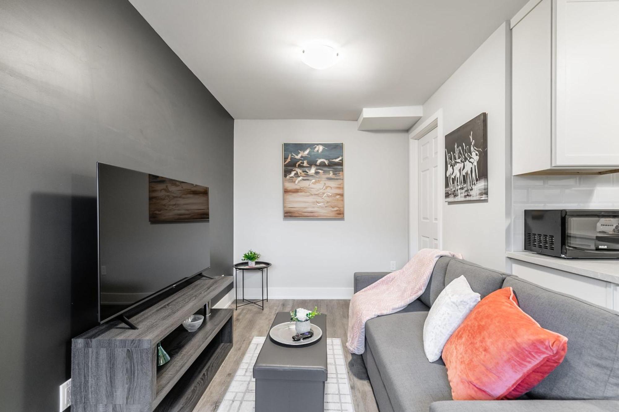 1br On Street North Apartment