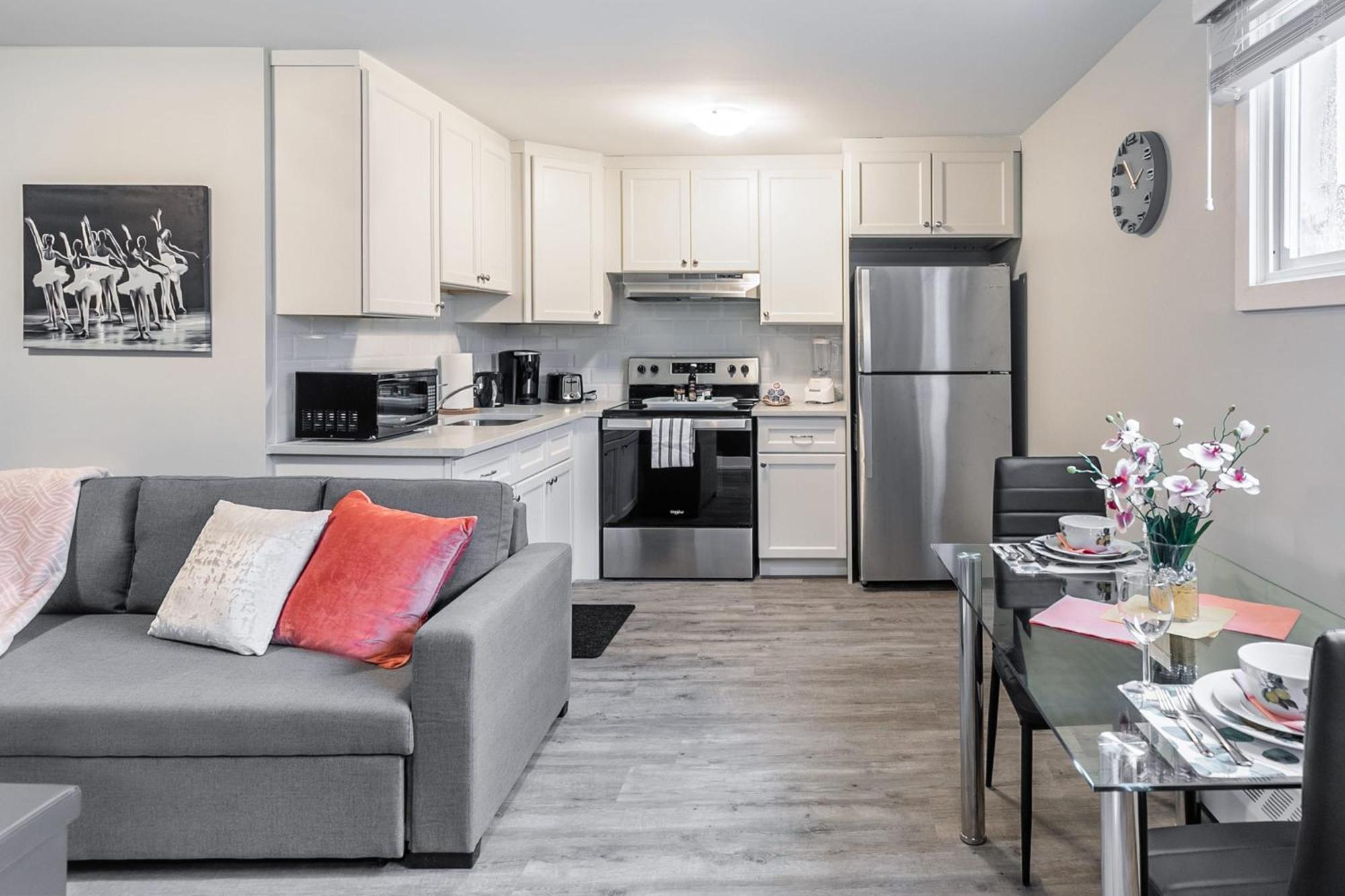 Apartment 1br On Street North *