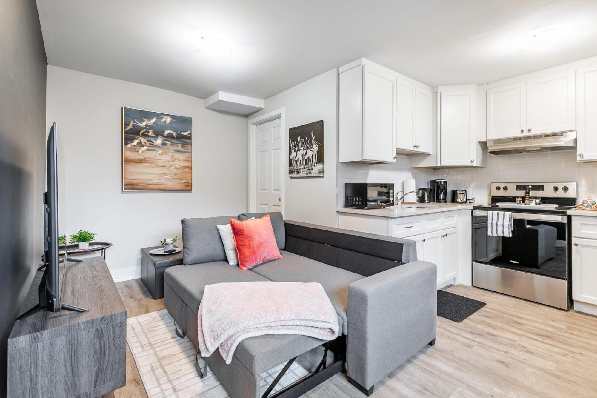 1br On Street North Hamilton