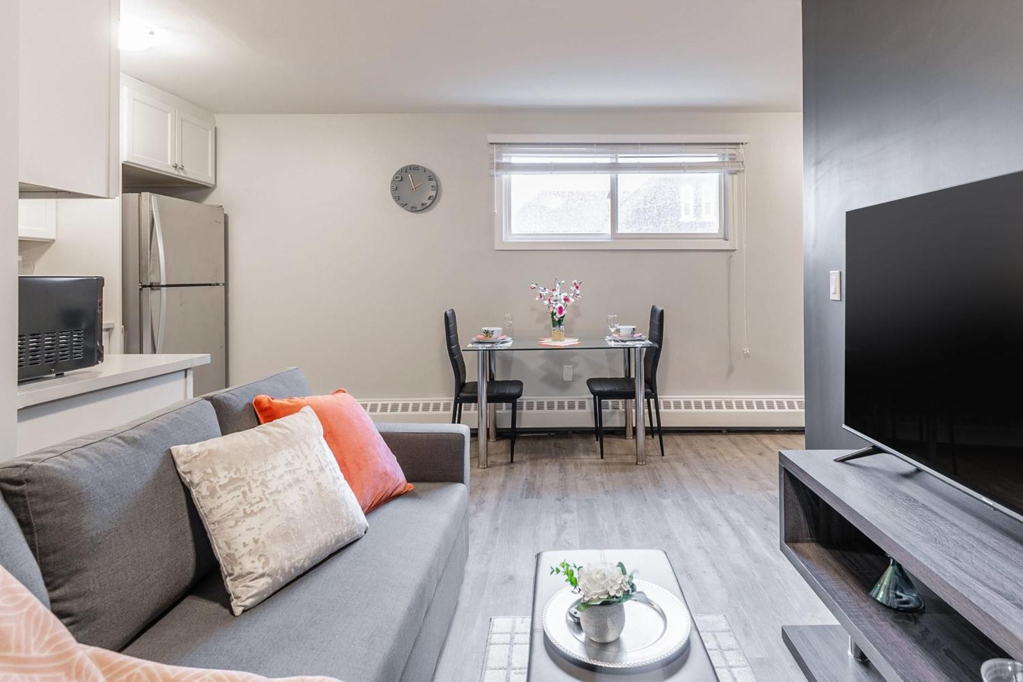 1br On Street North Apartment Hamilton