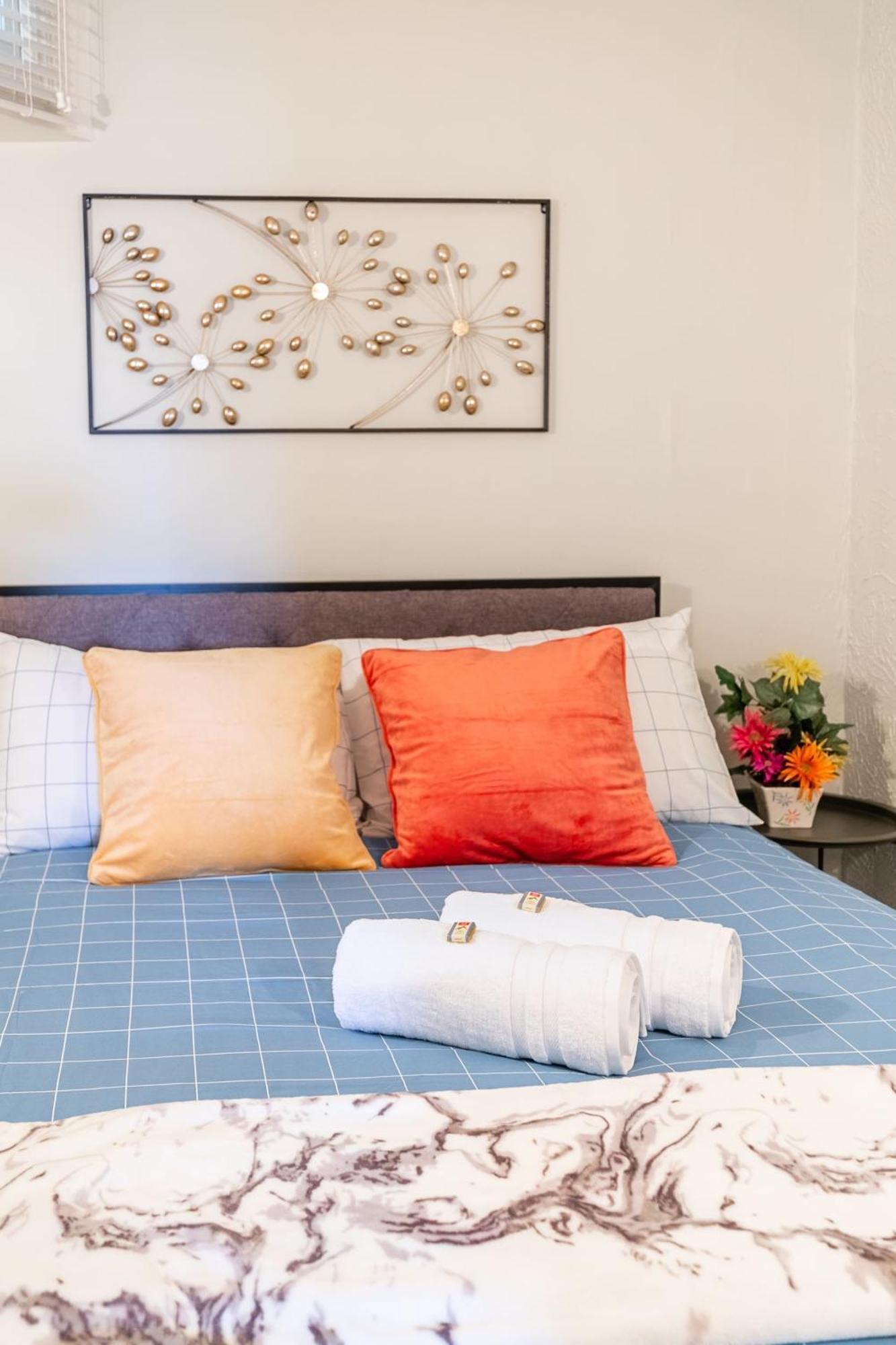 Cozy 1br Unit On Street North *