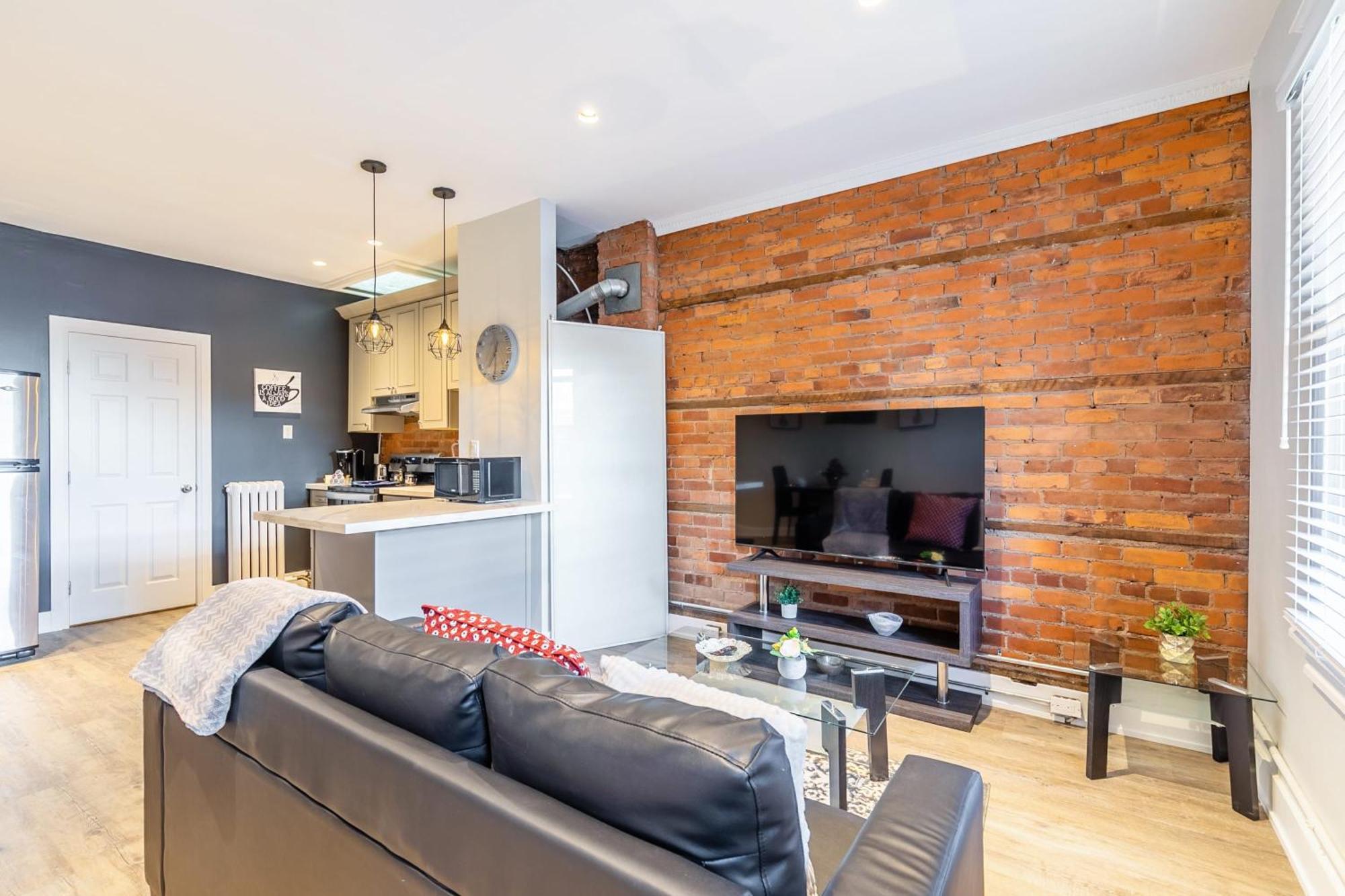 Cozy 1br Unit On Street North * Hamilton