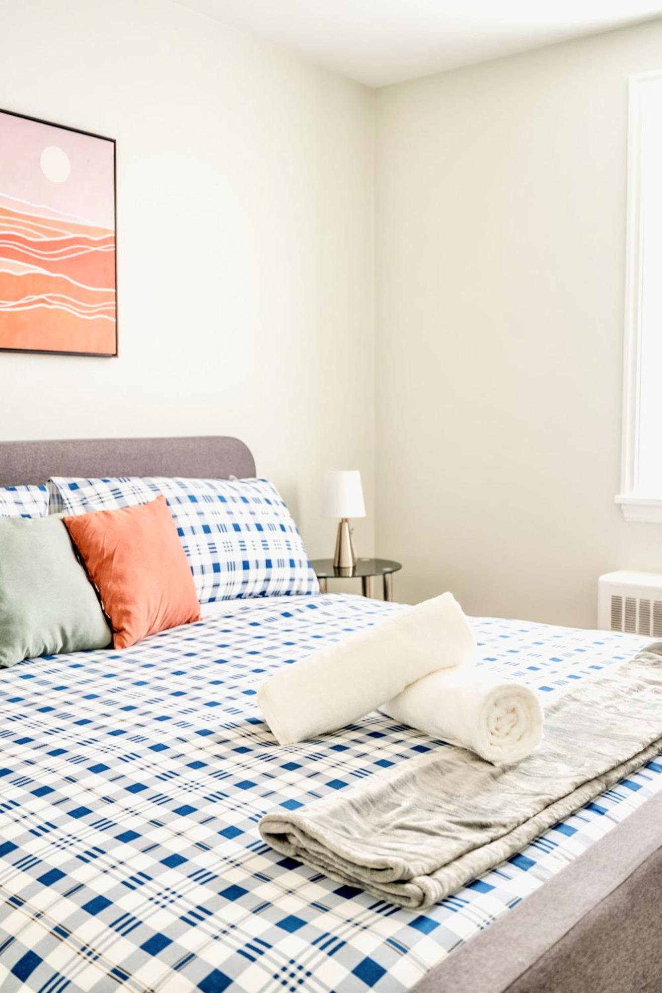 1br Modern In Corktown Apartment Hamilton