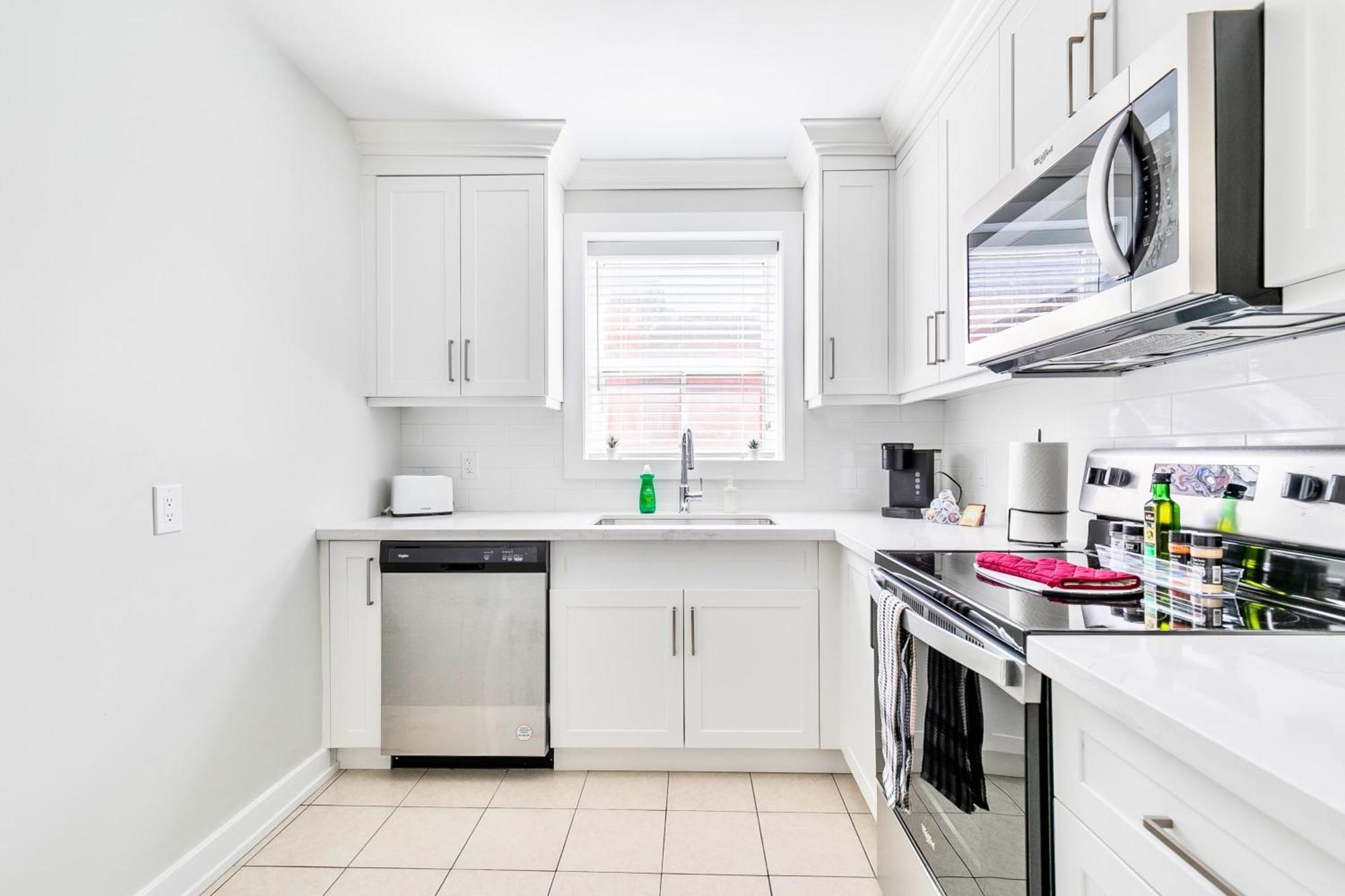 Apartment Modern 1br In Corktown Hamilton