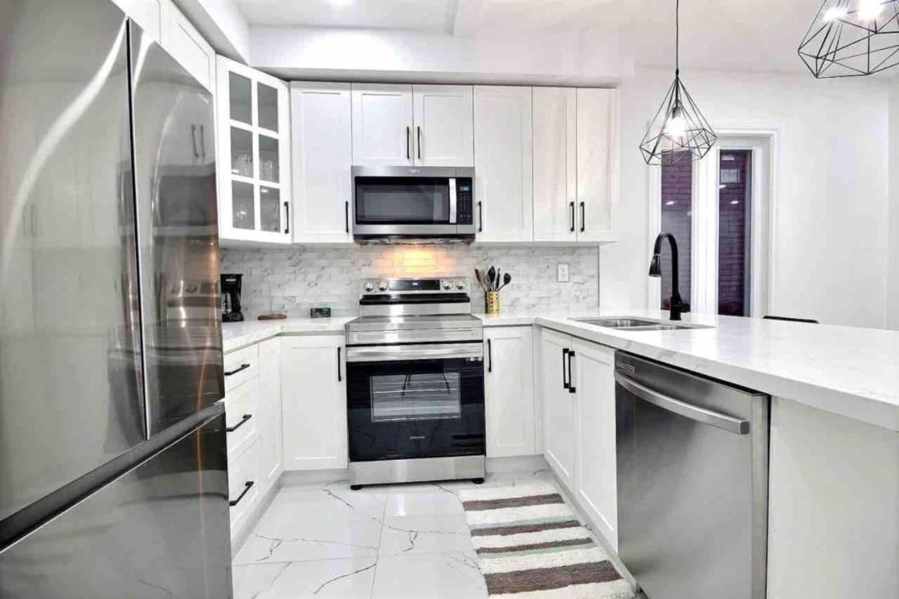 Modern Luxury Next To Tim Hortons Field Holiday home