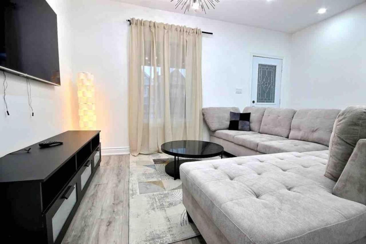 Modern Luxury Next To Tim Hortons Field * Hamilton