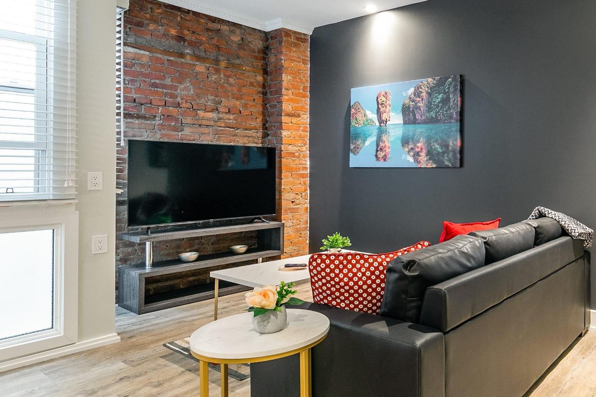 Apartment 2br Unit - Sleeps 6 - James St
