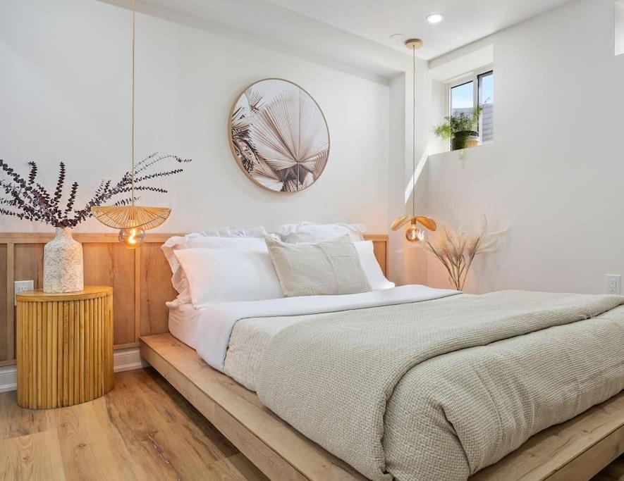 Fully Yours, Brand New Basement, Private Entrance Hamilton