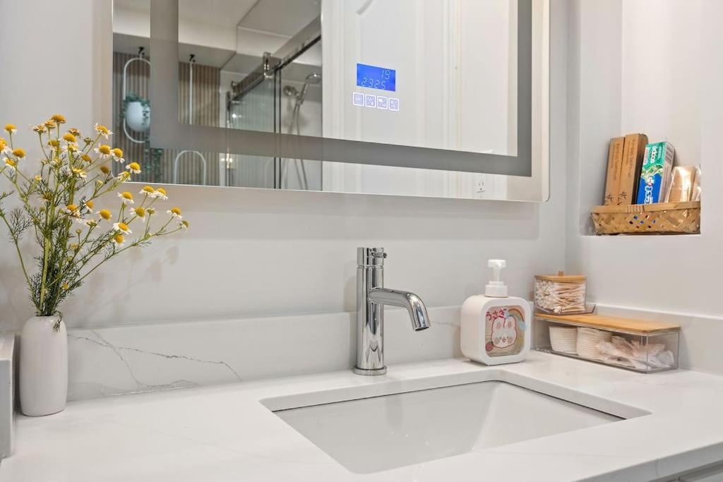 Apartment Fully Yours, Brand New Basement, Private Entrance