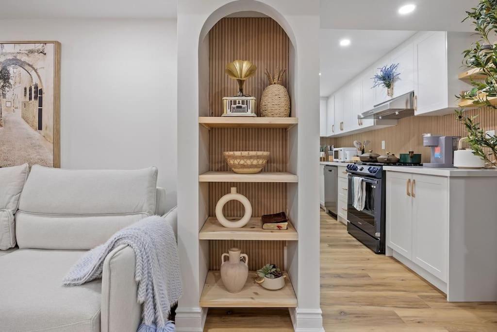 Fully Yours, Brand New Basement, Private Entrance *