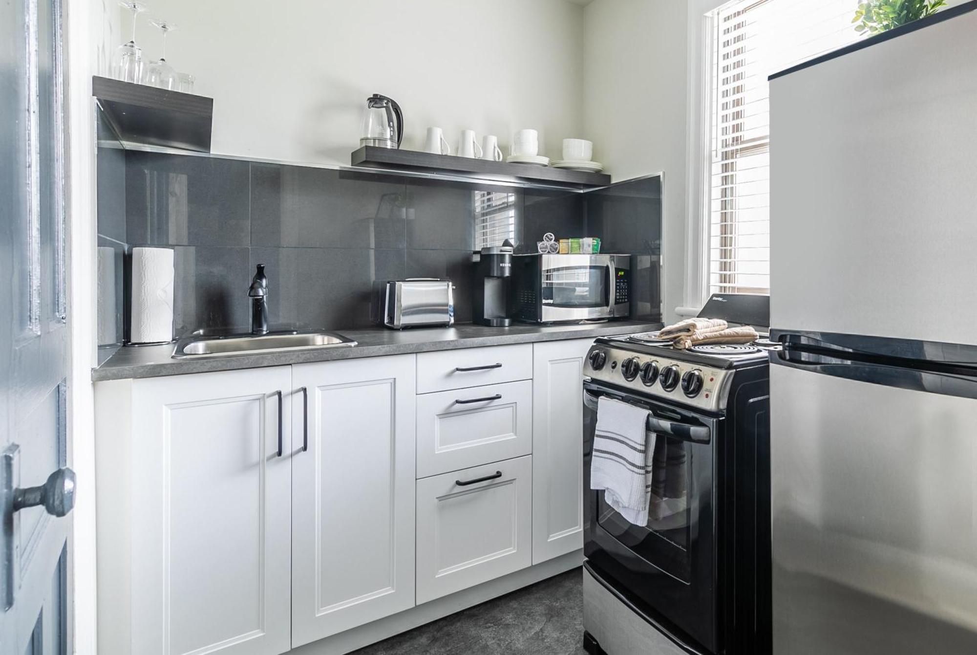 Modern With Kitchen On St Apartment *