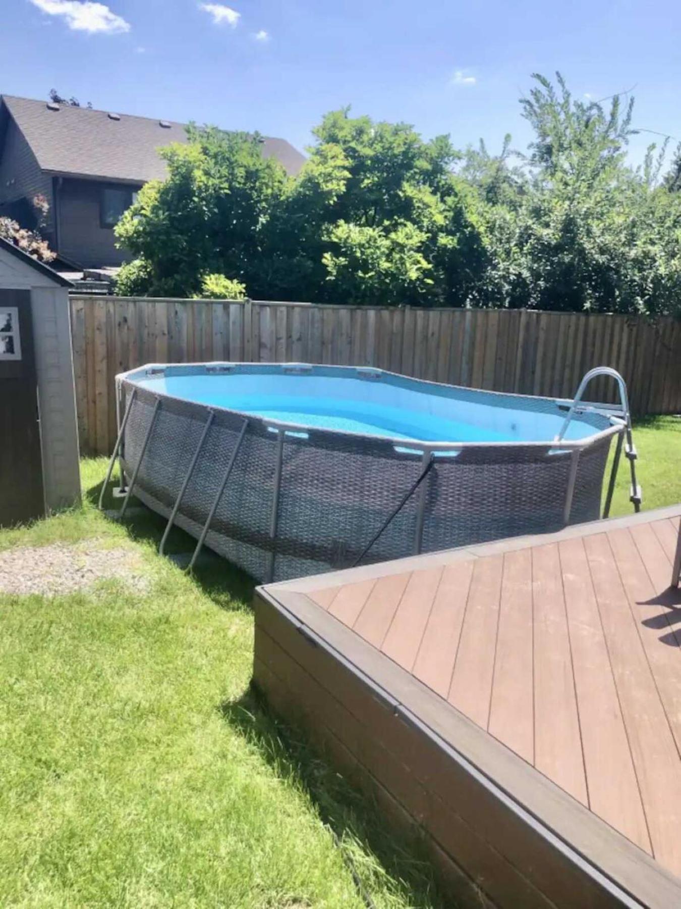 Luxe Near Limeridge - Sleeps 11 - Pool * Hamilton