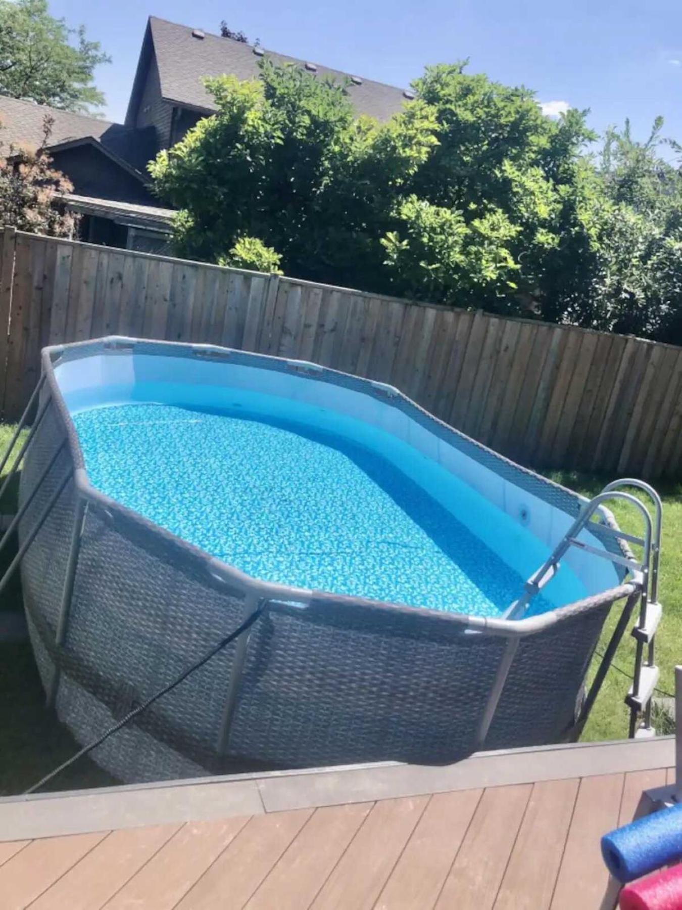Luxe Near Limeridge - Sleeps 11 - Pool
