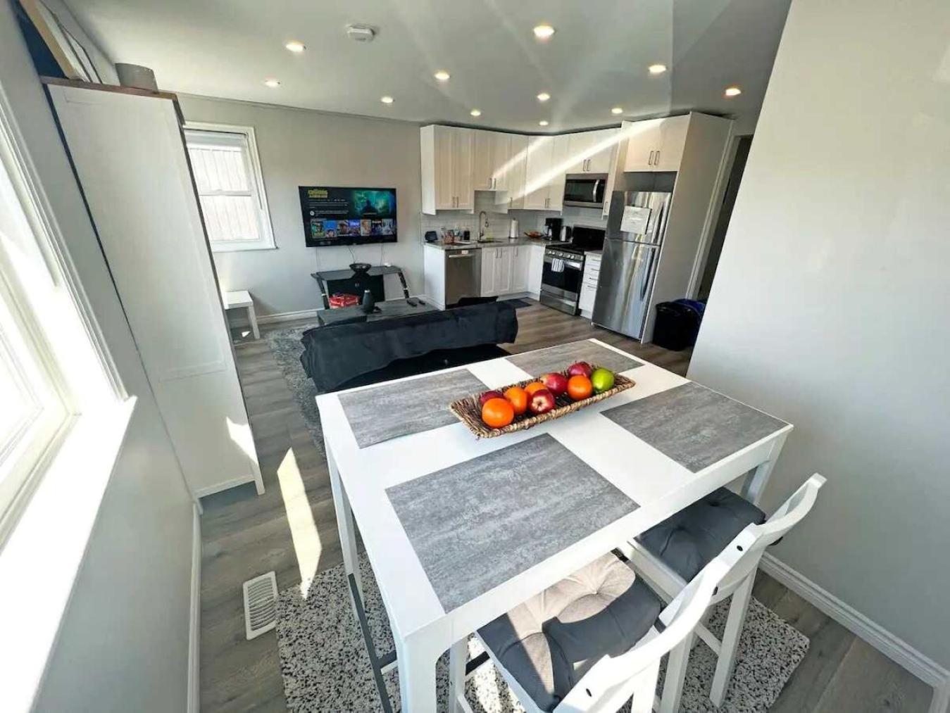 Apartment Haven - Smart Tech And Bbq Oasis - Pool Hamilton
