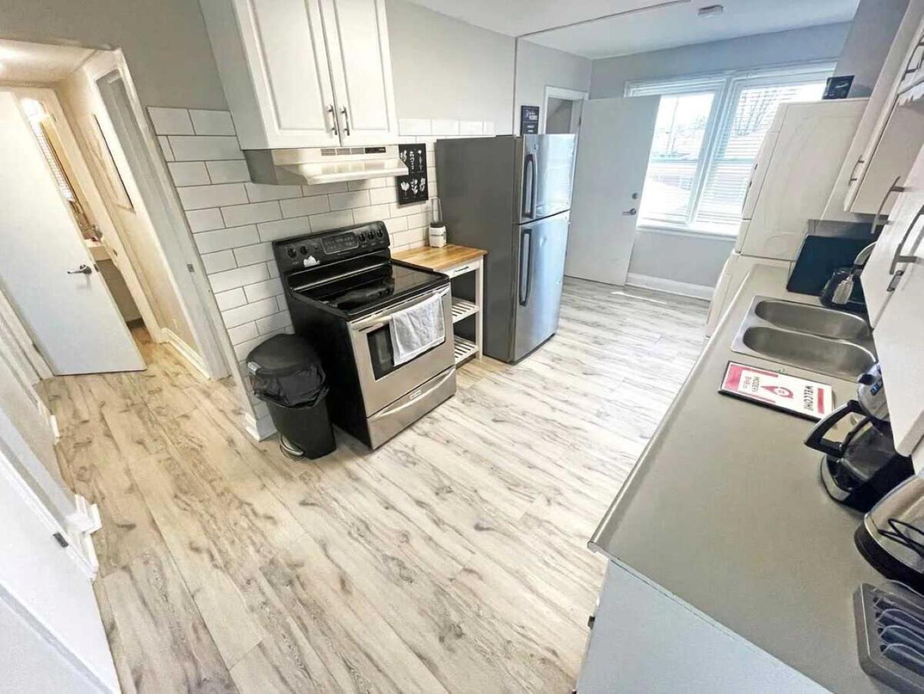 Apartment Chic Retreat - Comfy Beds - Garden - Pool Hamilton