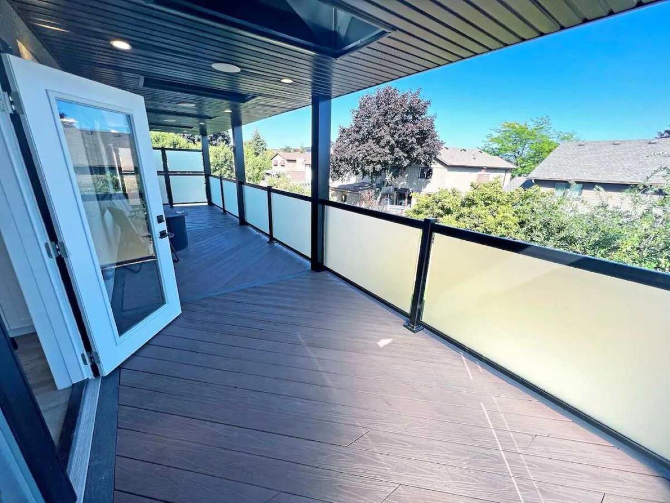 Luxe Near Limeridge - Sleeps 11 - Pool Apartamento