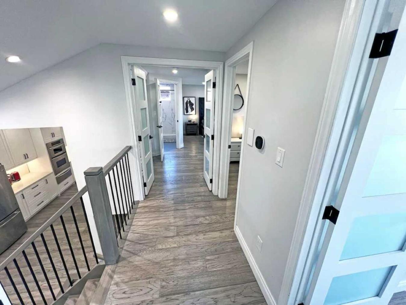 Luxe Near Limeridge - Sleeps 11 - Pool Apartamento