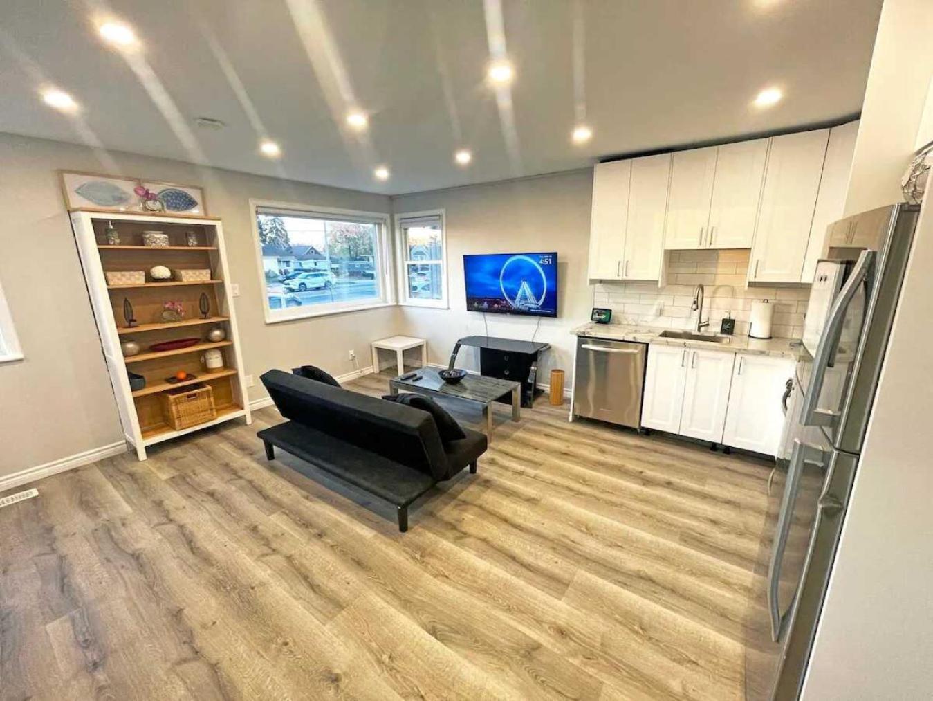 Apartment Haven - Smart Tech And Bbq Oasis - Pool Hamilton