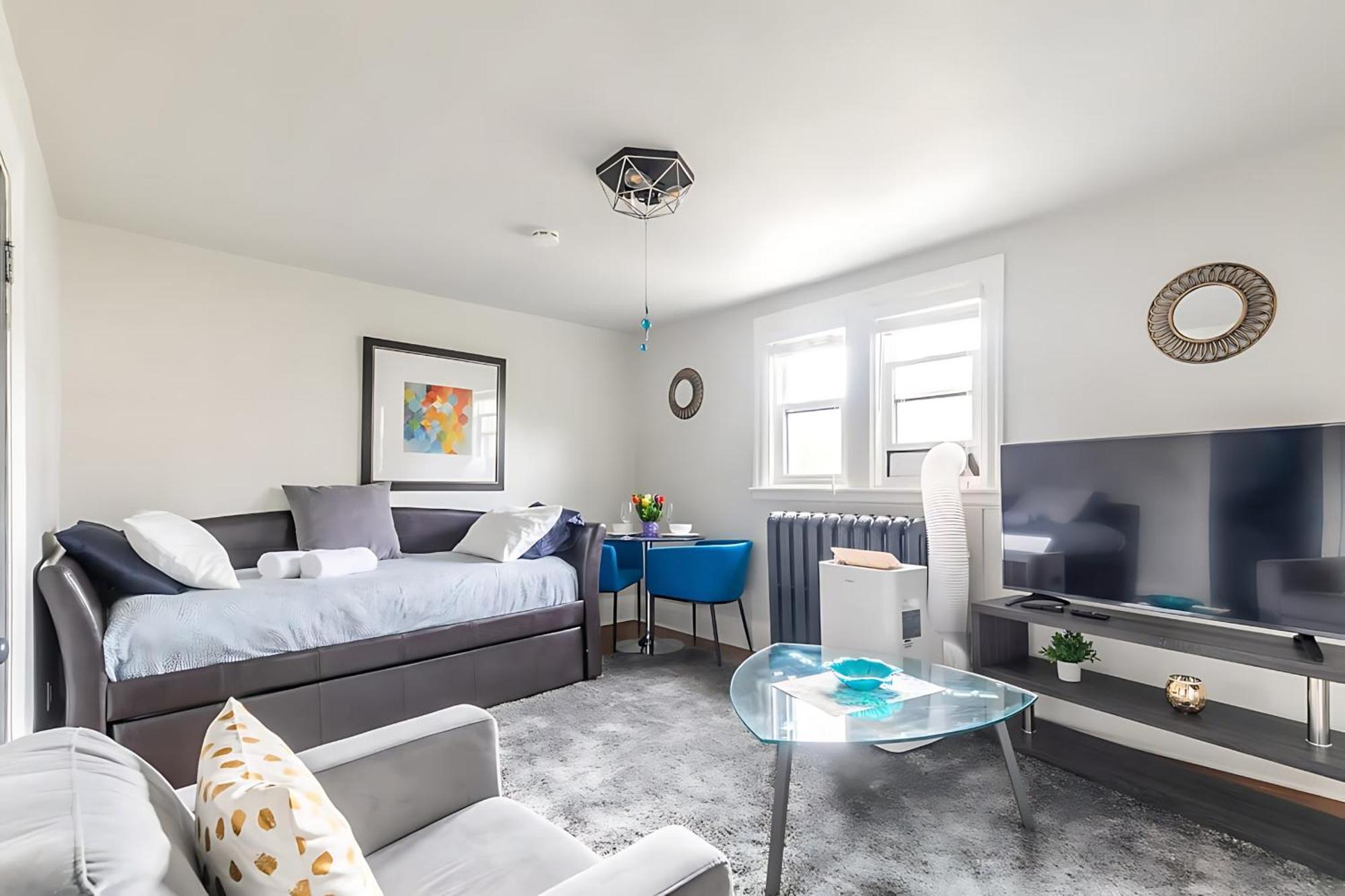 Modern 1br - South * Hamilton