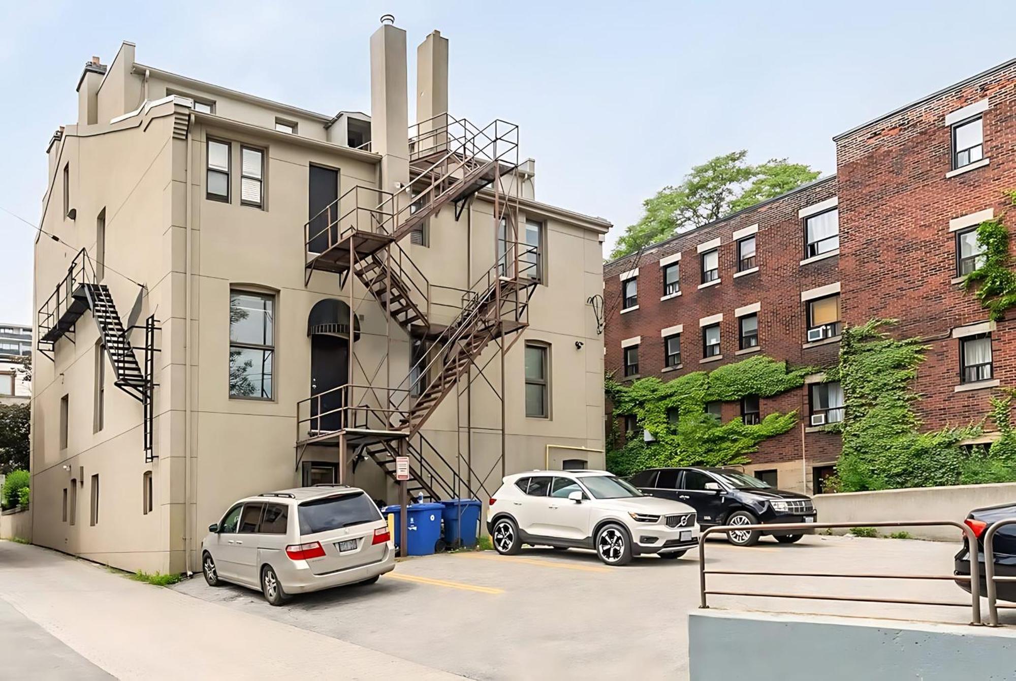 Modern 1br - South