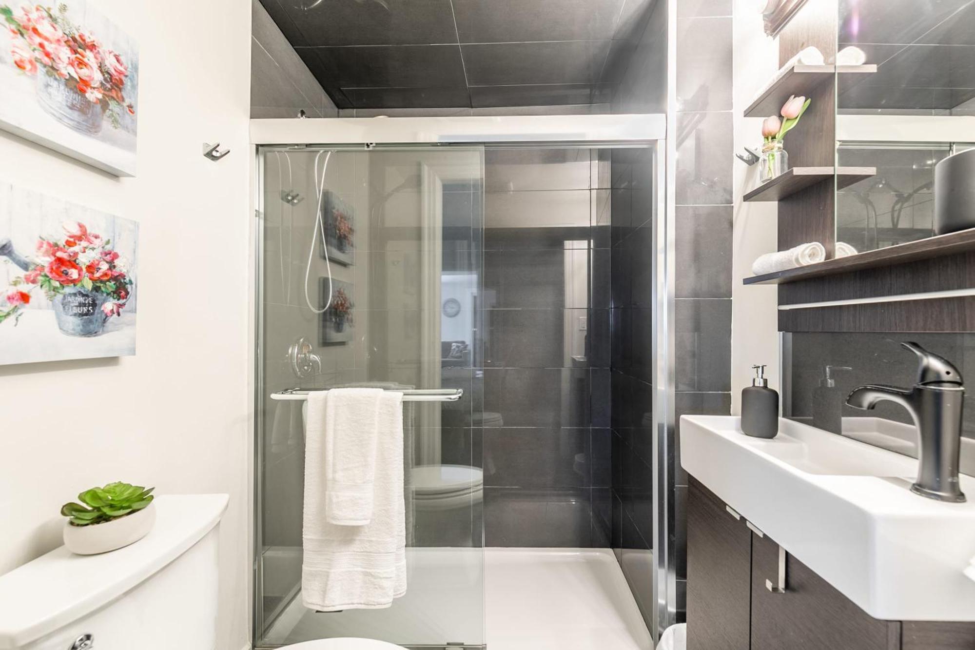 1br Double Bed In Apartment Hamilton