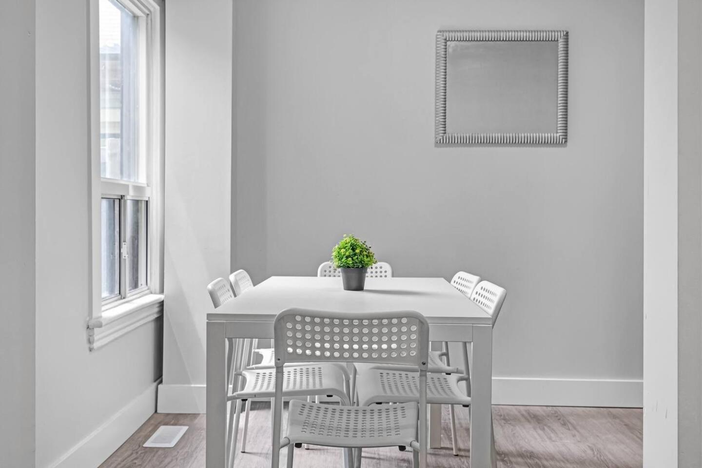Bright And Renovated 3br Gem Near Downtown Casa de férias