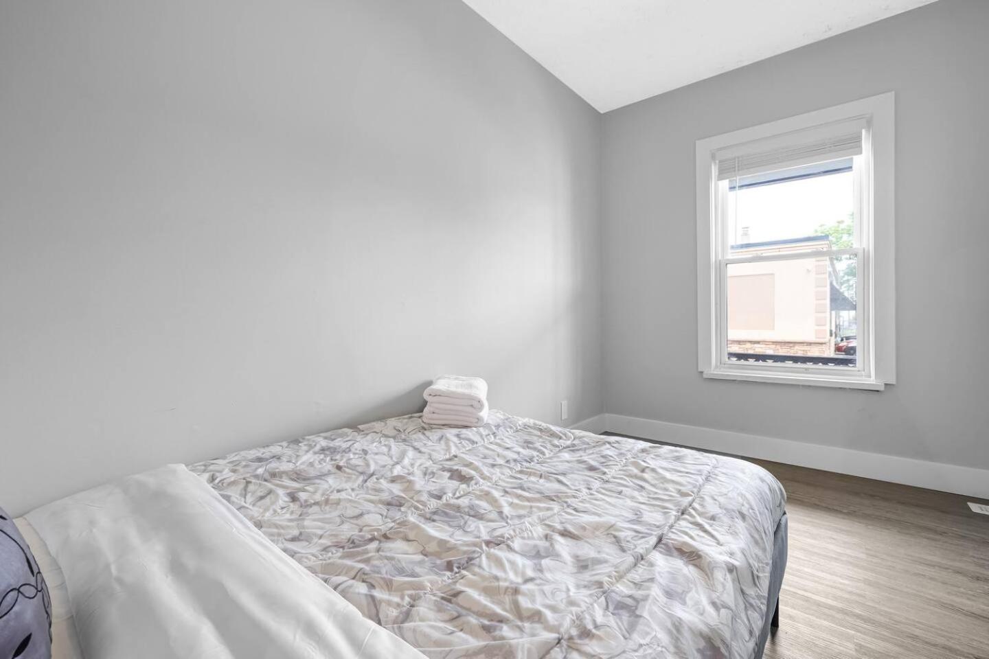 Casa de férias Bright And Renovated 3br Gem Near Downtown