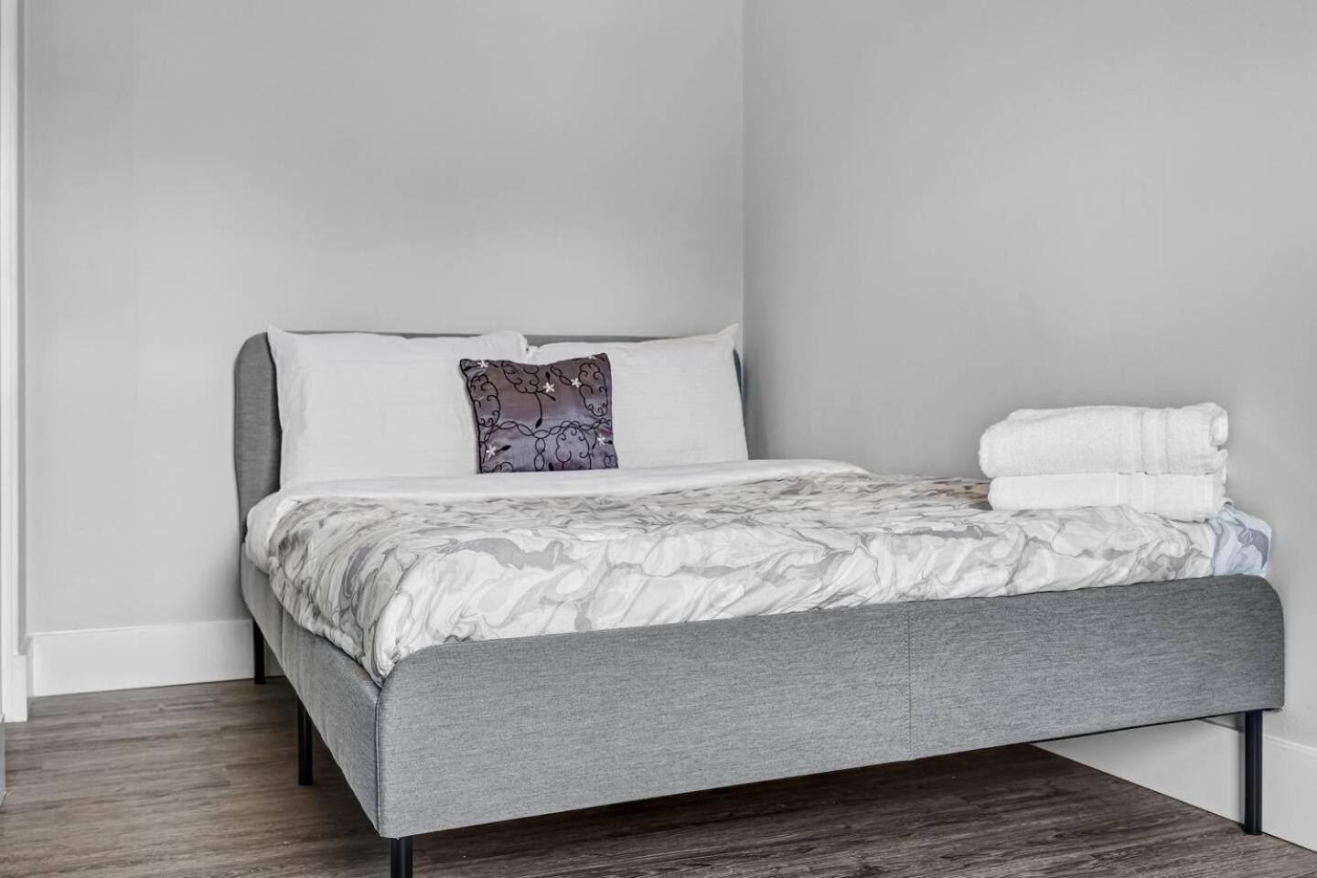 Bright And Renovated 3br Gem Near Downtown Casa de férias *