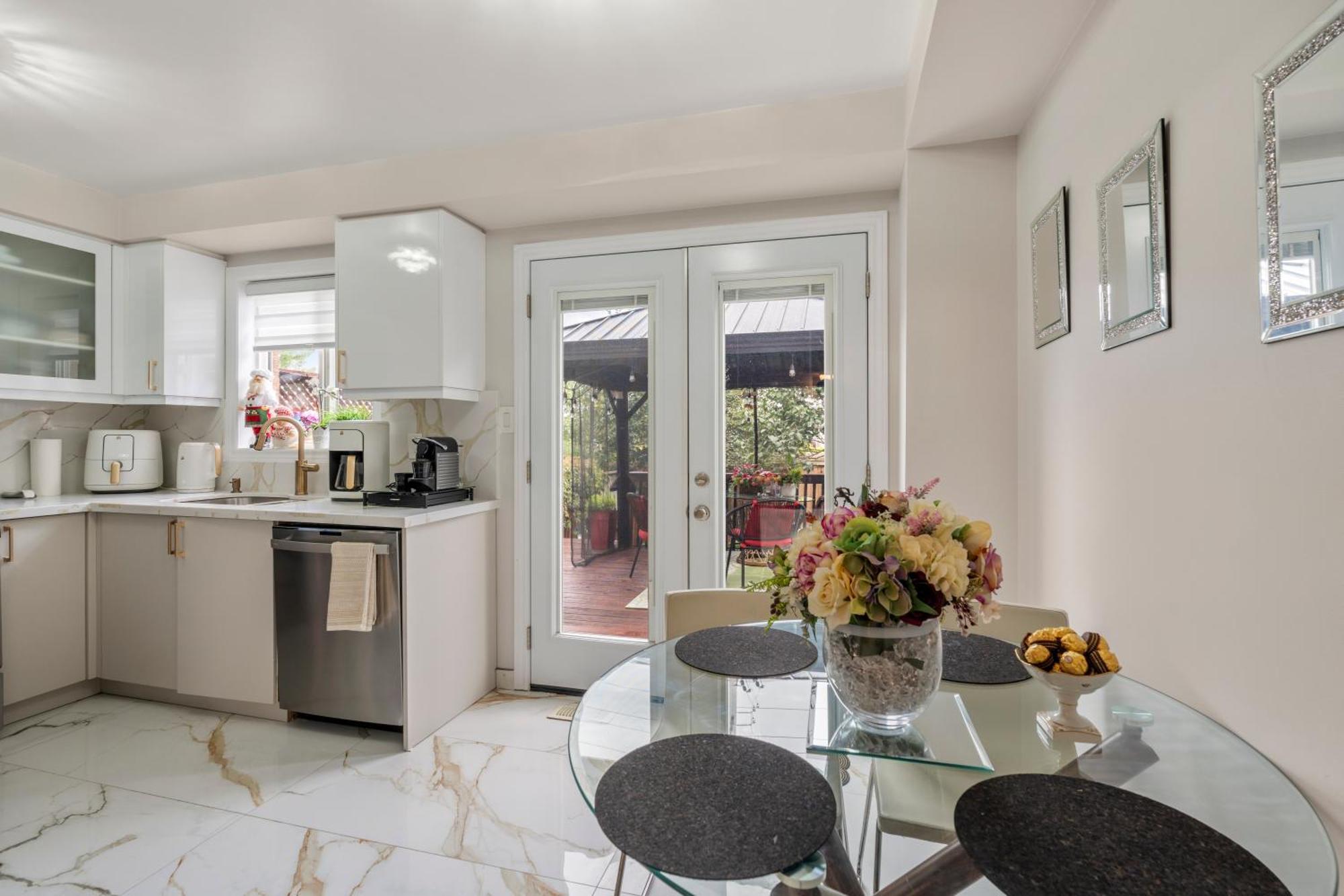 Country house Ninos Place Hamilton