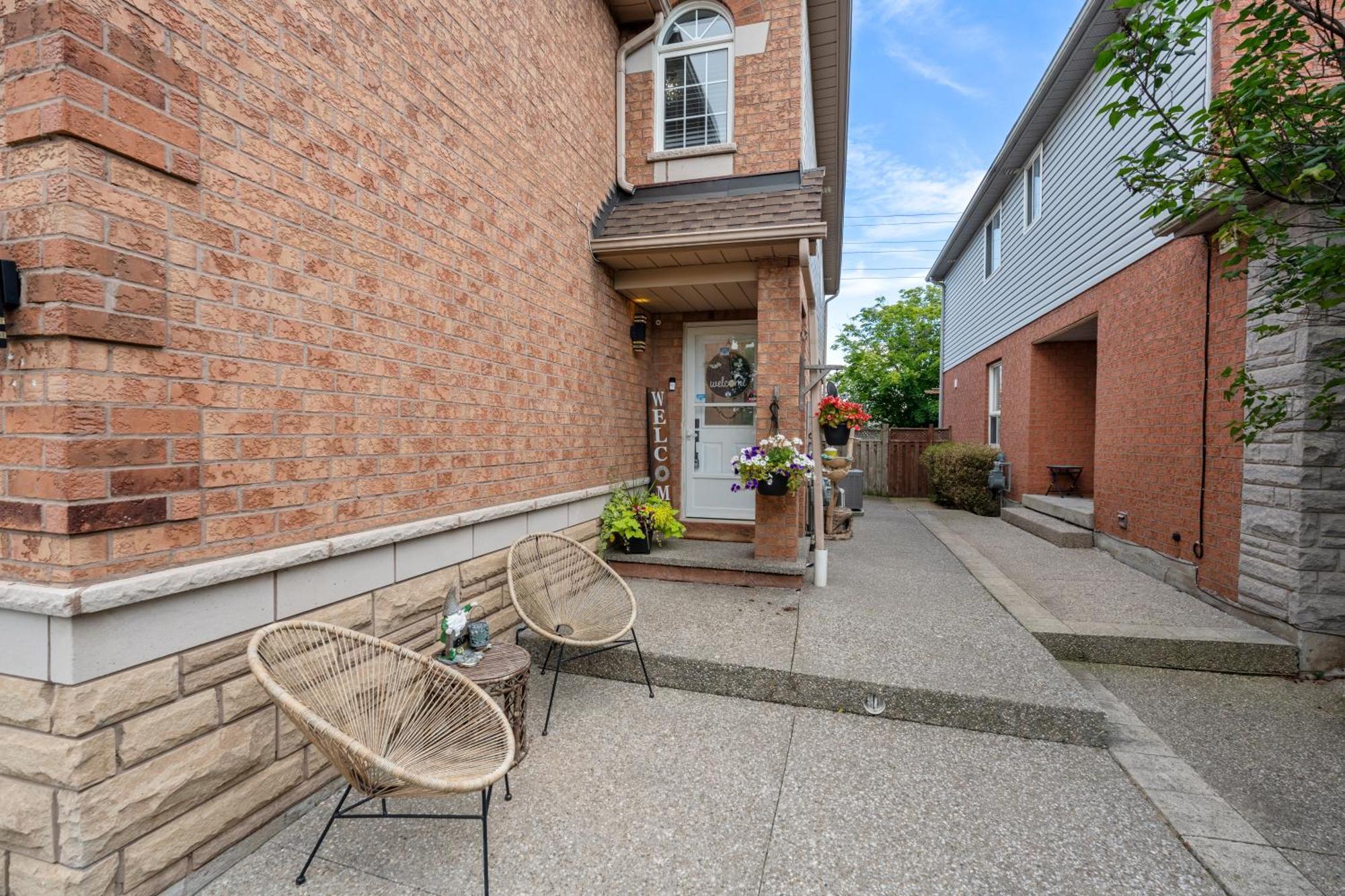 Ninos Place Hamilton