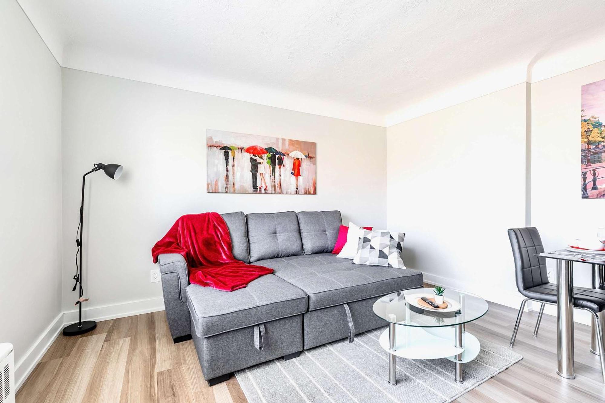 Modern In Corktown Sleeps 4 * Hamilton