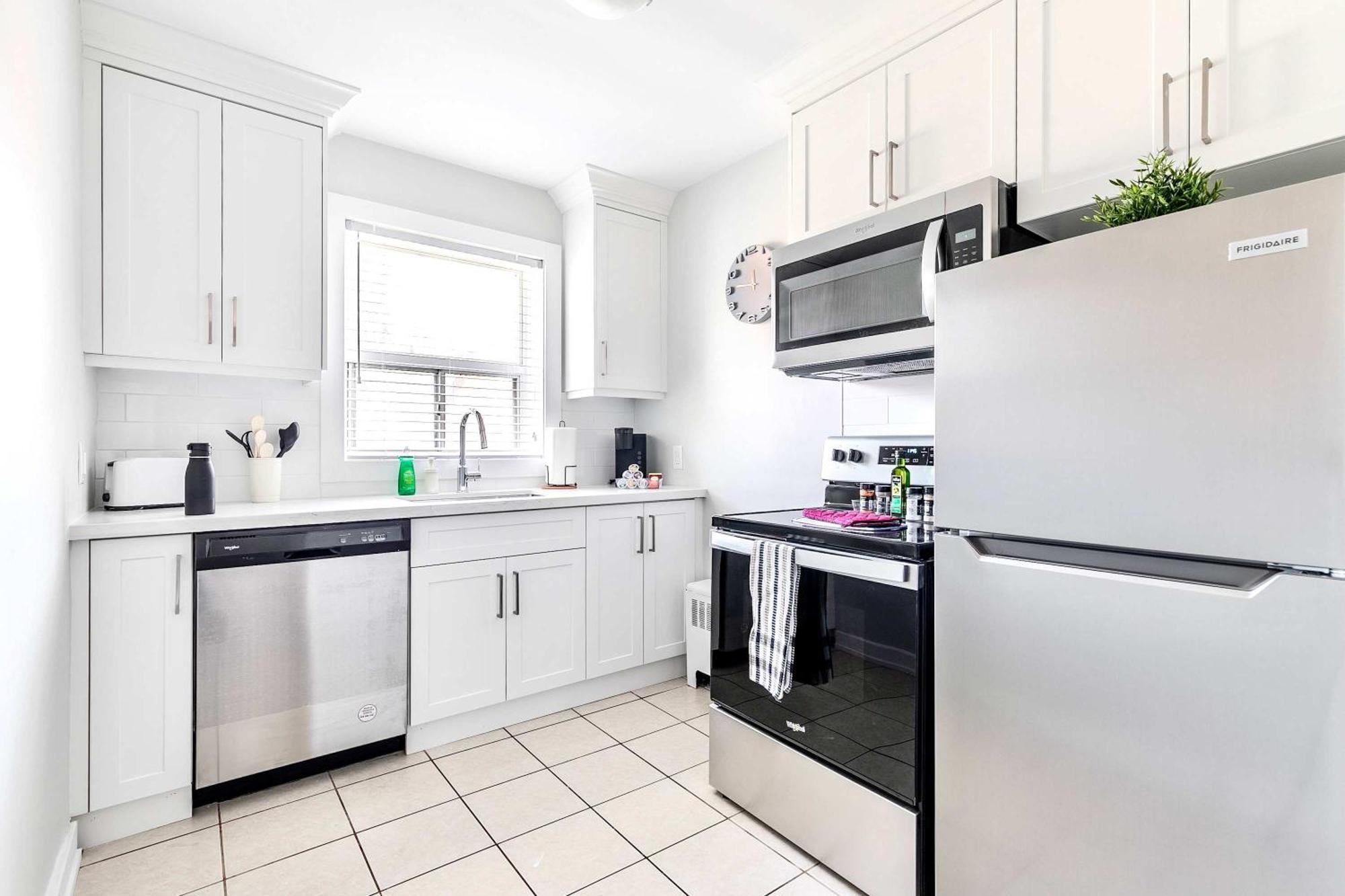 Apartment Modern In Corktown Sleeps 4 *