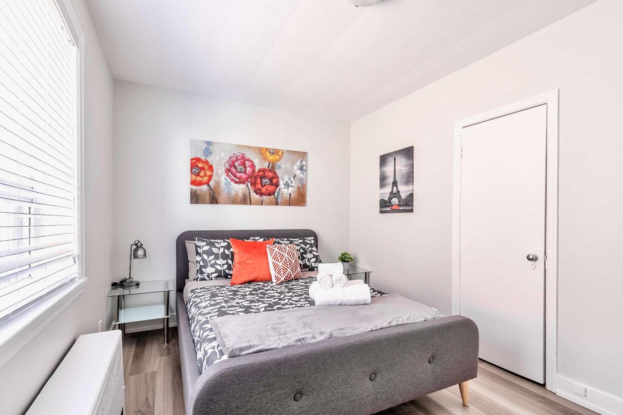 Modern In Corktown Sleeps 4 *