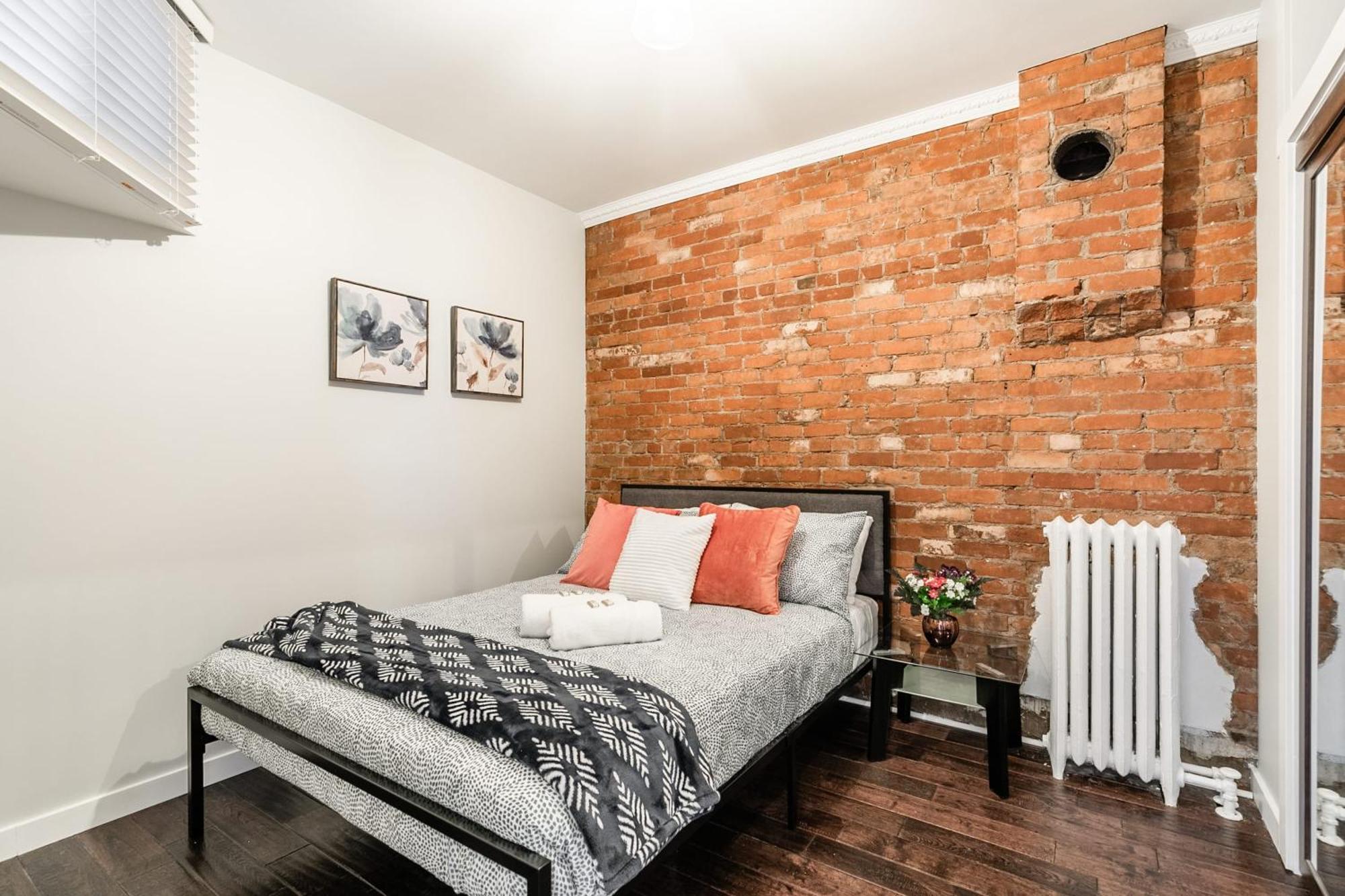 Cozy 1br- Unit - Street North * Hamilton