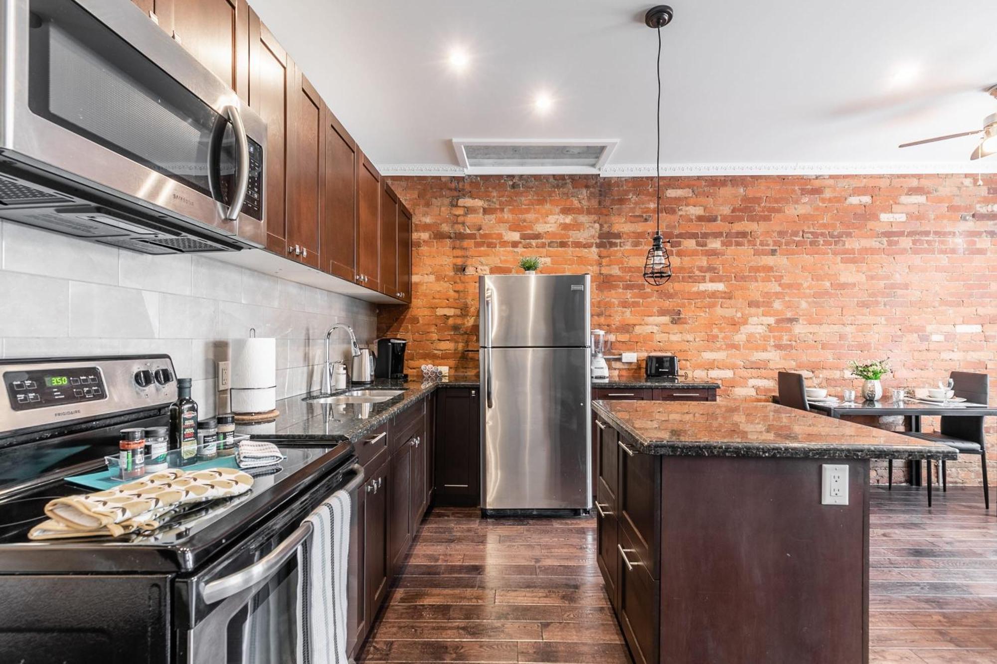 Cozy 1br- Unit - Street North Hamilton