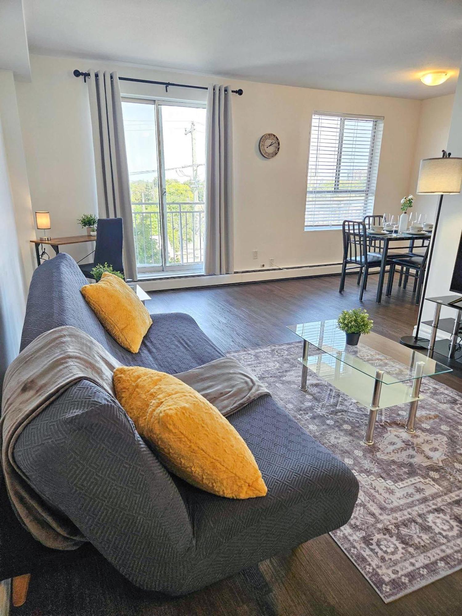 Glenview West W Patio - Near Downtown *