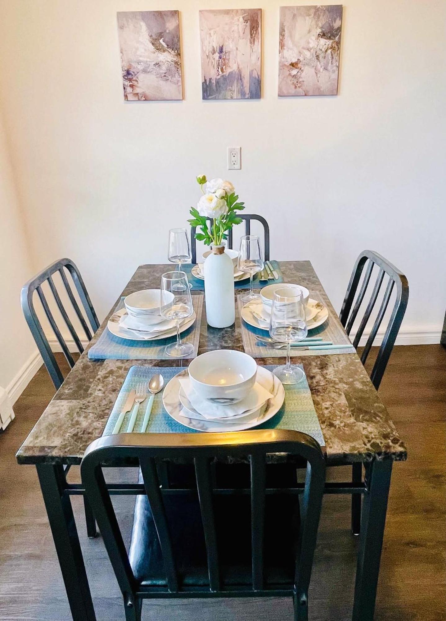 Glenview West W Patio - Near Downtown *